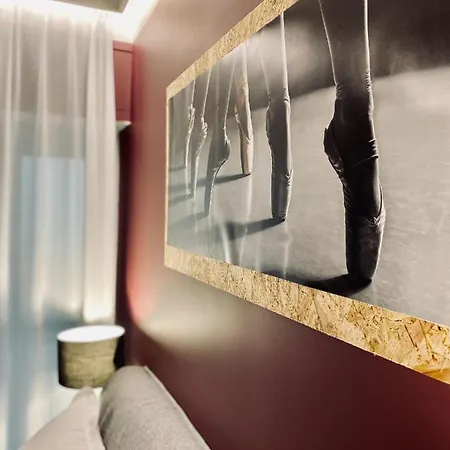 Dimora Del Teatro 게스트하우스 4*