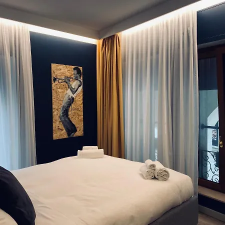 Dimora Del Teatro 4* تريفيزو